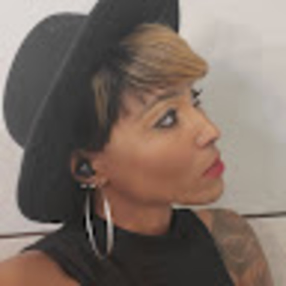 yvondaleenette